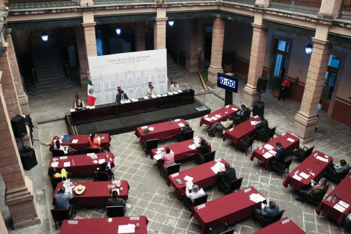 Sancionarán a personas que agredan a personal de salud.
