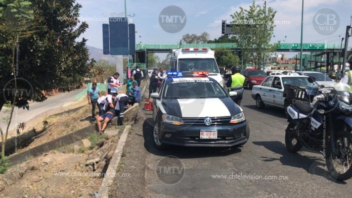 Se accidenta motero a la altura del mercado de Abastos de Morelia