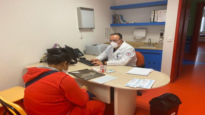 Brinda SSM consulta de especialidad en instalaciones del CRIT