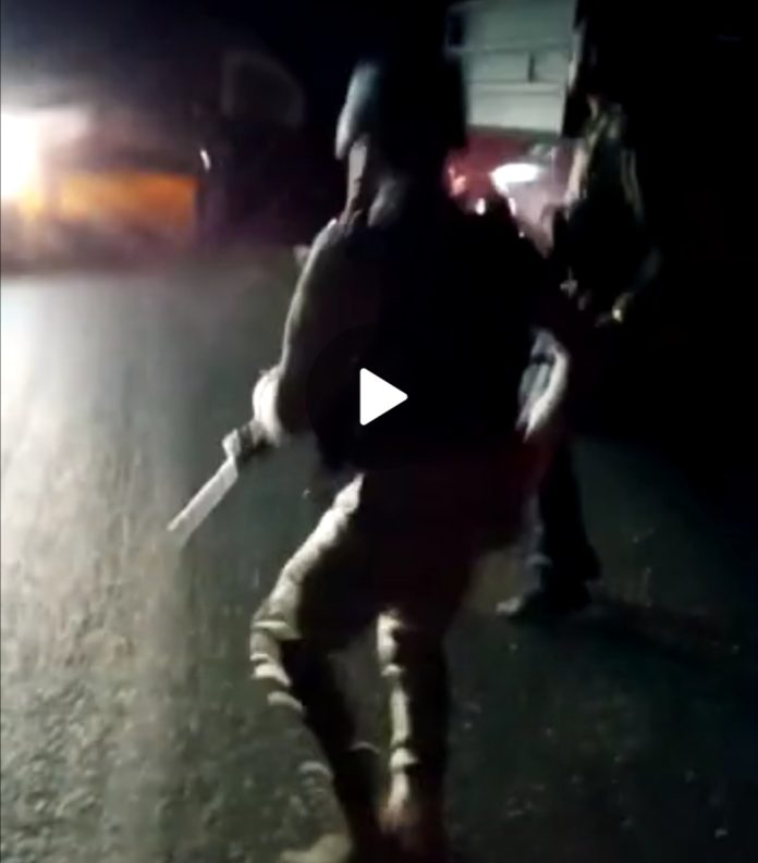 Video: Presuntos sicarios se graban bailando música regional en Michoacán
