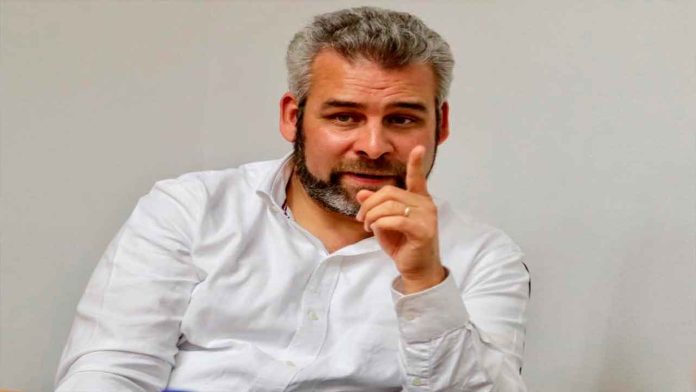 Ante alarmante movilidad en Michoacán, Alfredo Ramírez llama a permanecer en casa