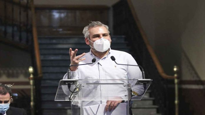 Por iniciativa de Alfredo Ramírez, ciudadanos podrán evitar juicios y liberar trámites ante notario