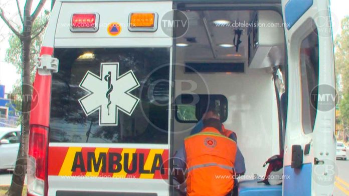 Se bajó del taxi en la carretera y un tráiler le corta las piernas