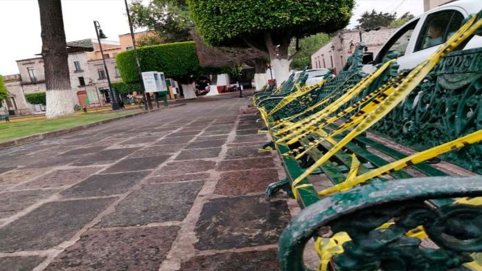 Cintas de prevención en bancas públicas nunca fueron tomadas en cuenta