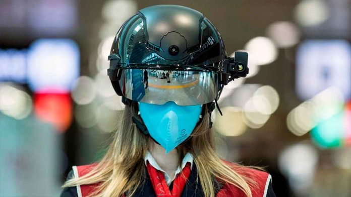 Aeropuerto de Roma usa cascos inteligentes para detectar coronavirus
