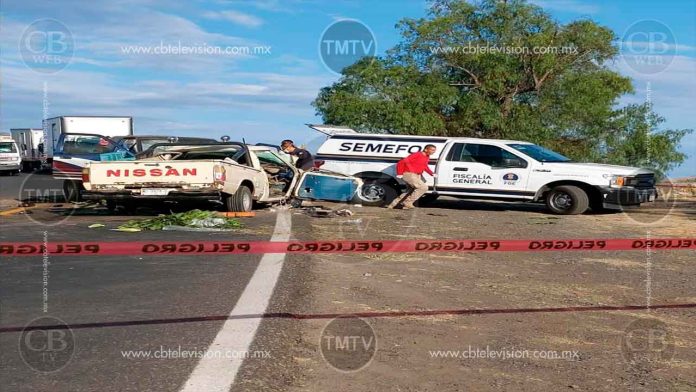 Sube a tres muertos y cinco heridos choque de camionetas