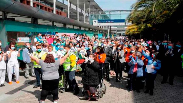 España mantiene tendencia a la baja pese a repunte de muertes por Covid-19