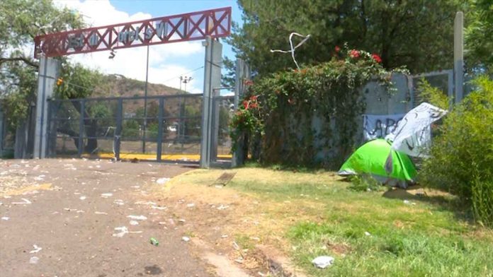 Afición monarca continúa molesta ante la mudanza del equipo rojiamarillo
