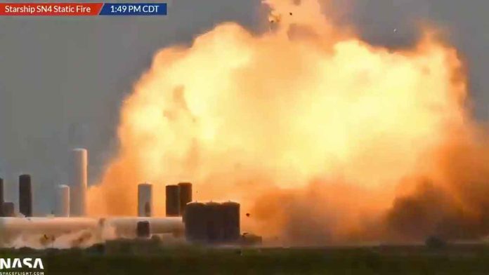 Video: Explota nave espacial de SpaceX durante prueba