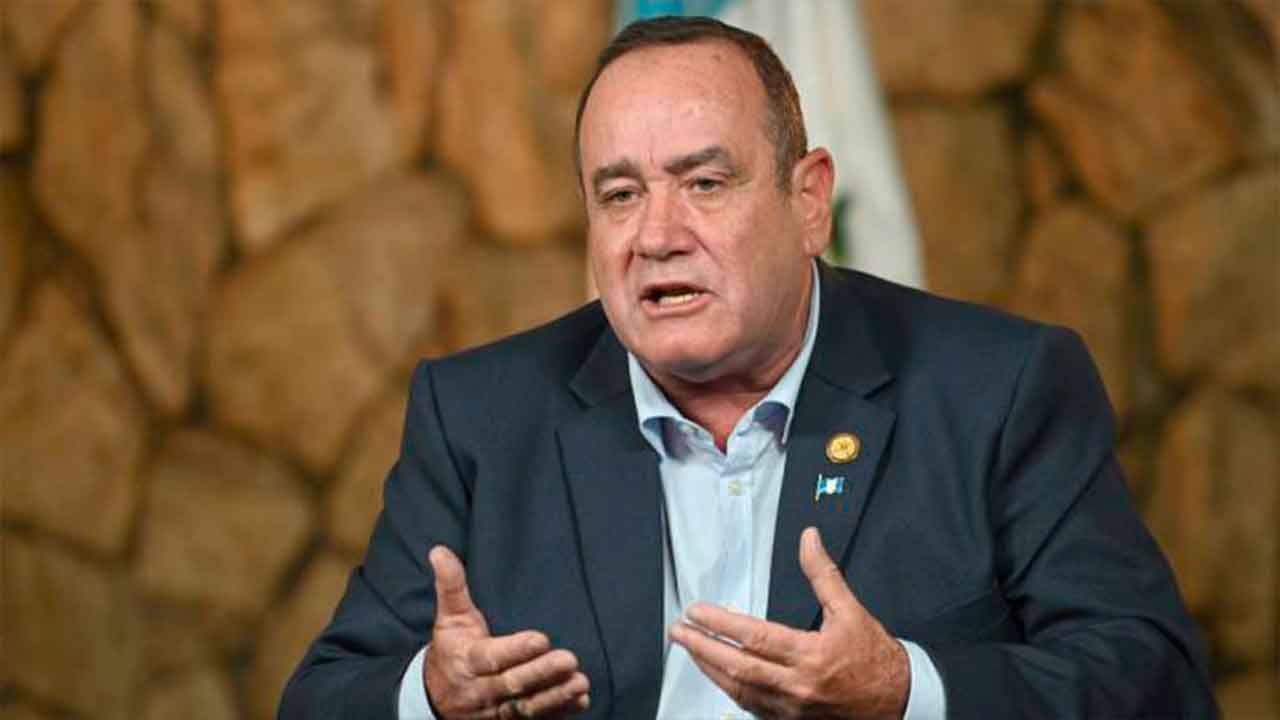 Presidente de Guatemala culpa a México por aumento de casos Covid-19 en su país Presidente de Guatemala culpa a México por aumento de casos Covid-19 en su país