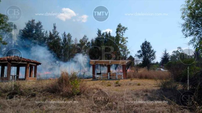 Bomberos sofocan incendio en el Parque Industrial de Morelia