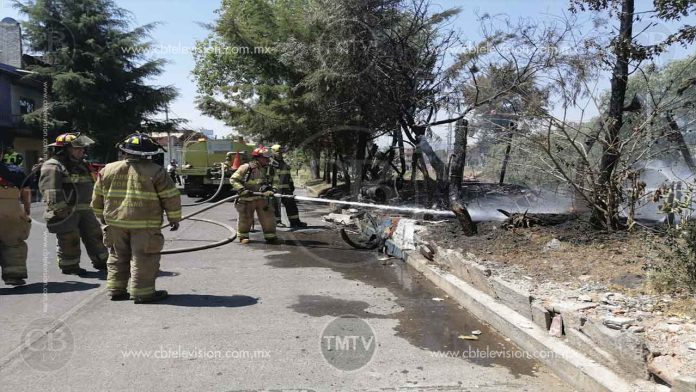 Incendio provoca pánico entre los vecinos de la colonia Las Flores