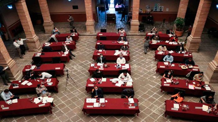 Aprueban la aplicación del voto electrónico para el proceso electoral 2021