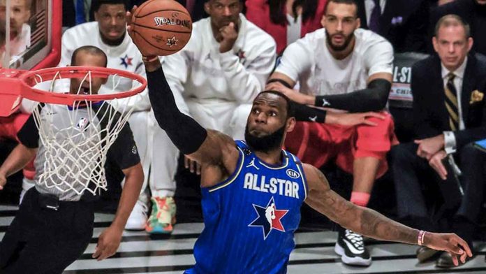 LeBron James realiza entrenamiento pese a confinamiento