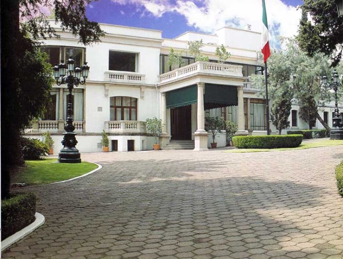 Habilitan Los Pinos como residencia temporal para personal sanitario que atiende Covid-19