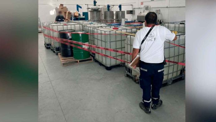 Aseguran 21 mil litros de gel antibacterial elaborado con metanol en Jalisco