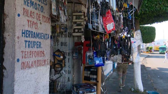 Electrónicas abren debido a la falta de recursos