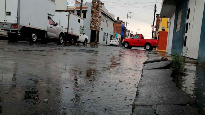 Se esperan intervalos de chubascos en Michoacán y Guerrero