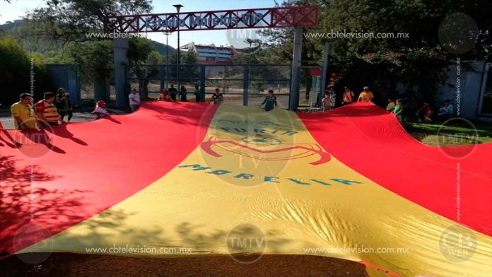 Aficionados de Monarcas lloran en el “Coloso del Quinceo”