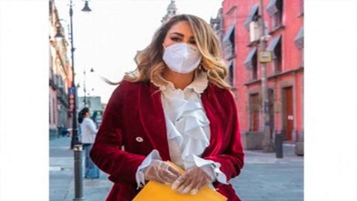 Ninel Conde le pide ayuda a AMLO para recuperar a su hijo