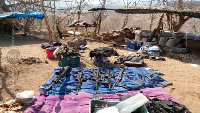 Ocho personas a prisión, traían armas exclusivas de las fuerzas armadas