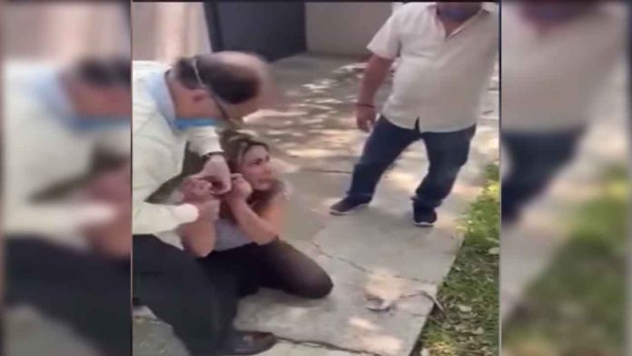 Video: Momento en que notario de Edomex agrede a su esposa