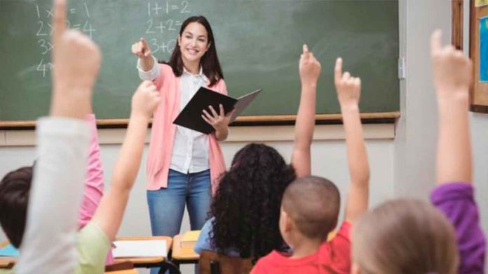 Educar para el prevenir contagios dentro de centros escolares, compromiso de docentes