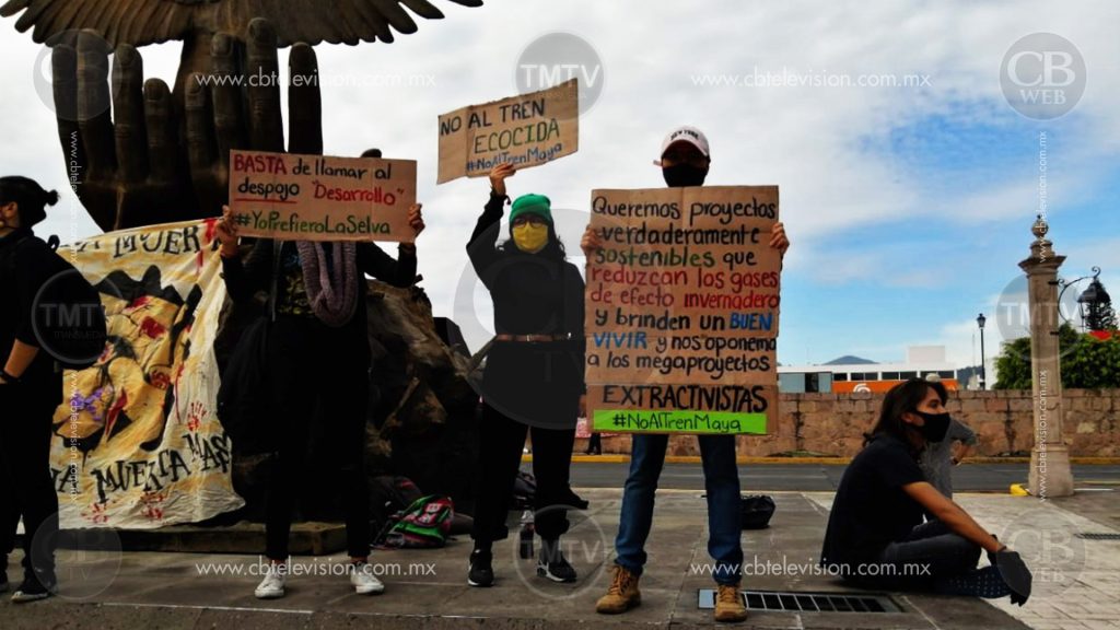 !No al tren maya, sí a la selva! Manifiestan ecologistas a AMLO