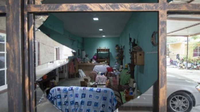 Vecinos de la mamá de 