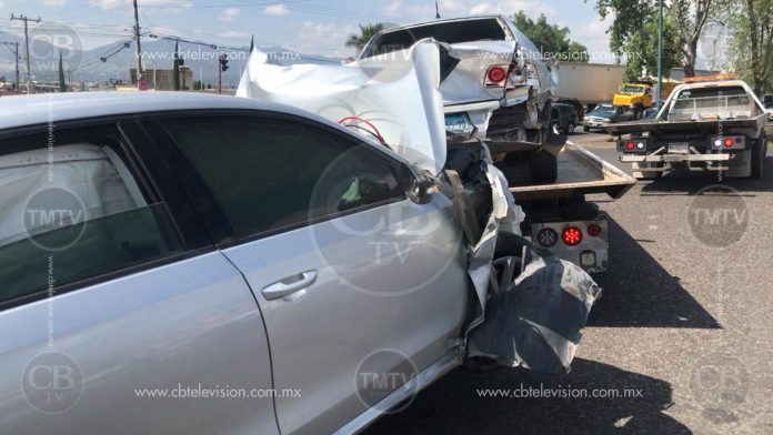 Choque múltiple deja cinco lesionados en el periférico de Morelia