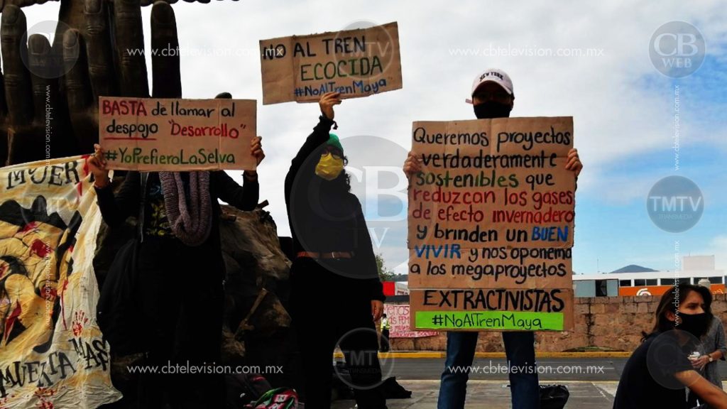 !No al tren maya, sí a la selva! Manifiestan ecologistas a AMLO