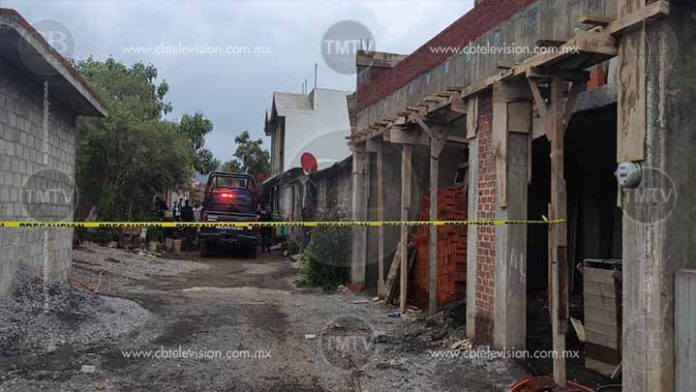 De varios hachazos un hombre asesina a su ex pareja en Uruapan