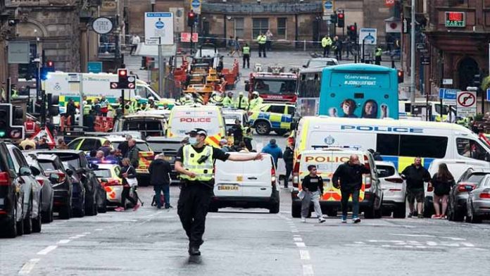 Un muerto y seis heridos deja un ataque con cuchillo en Escocia