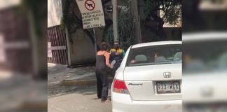 Video: Mujer amenaza a policía con su chancla