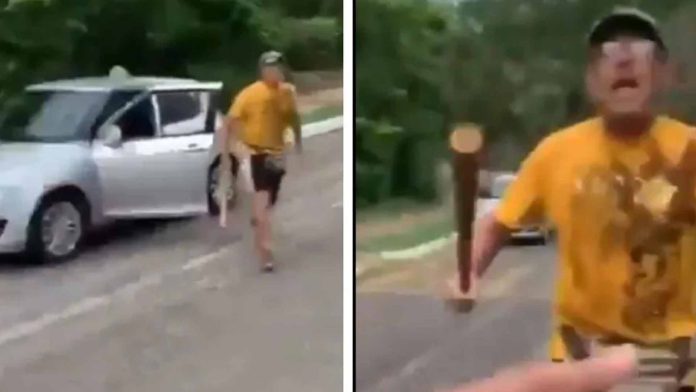 Video: Italiano golpea con un bate a una mujer en Guerrero