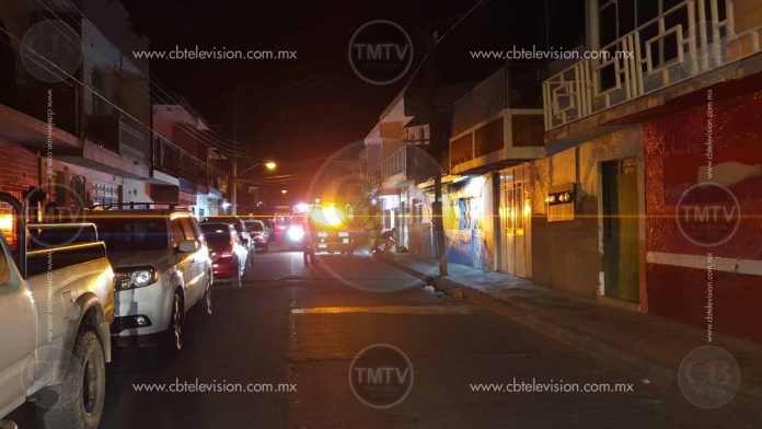 Mujer caminaba a su vivienda cuando sicarios la matan a balazos