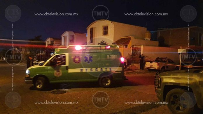 Platicaba con su novio y la intentan matar a balazos