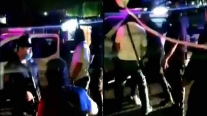 Video: Policías detienen a albañil por no traer cubrebocas; termina muerto
