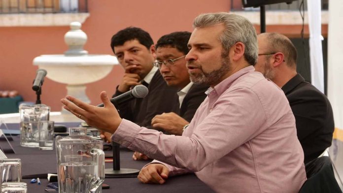 Alfredo Ramírez busca que la Constitución reconozca el derecho al presupuesto directo
