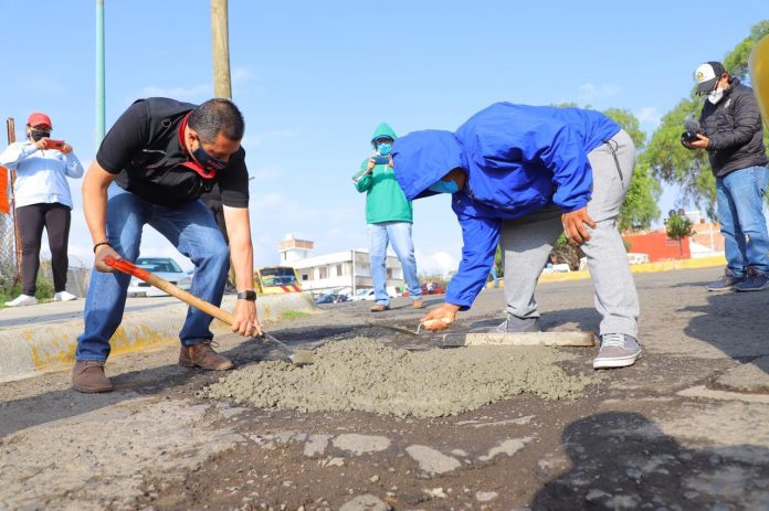 Realiza Mano a Mano jornada de adopta un bache en Misión del Valle