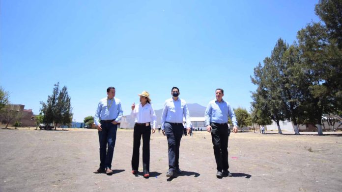 De manera coordinada, junto a empresarios, Arturo Hernández