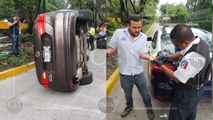 Vuelca vehículo a un costado del Zoológico de Morelia