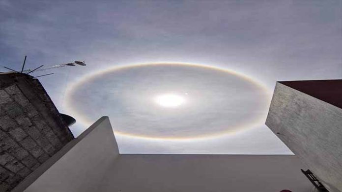 ¡Qué más 2020! Aparece aro de luz rodeando al sol en pleno sismo