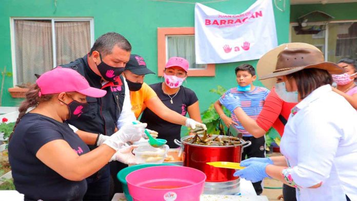 En un solo día distribuye Mano a Mano 6 mil comidas gratuitas en Morelia