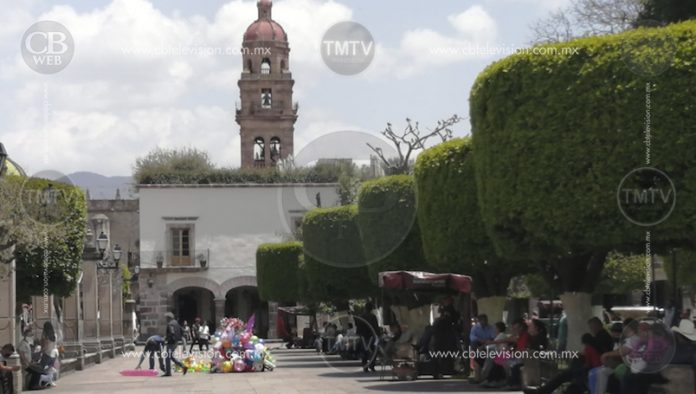 Gran afluencia de personas en plazas publicas después de su reapertura