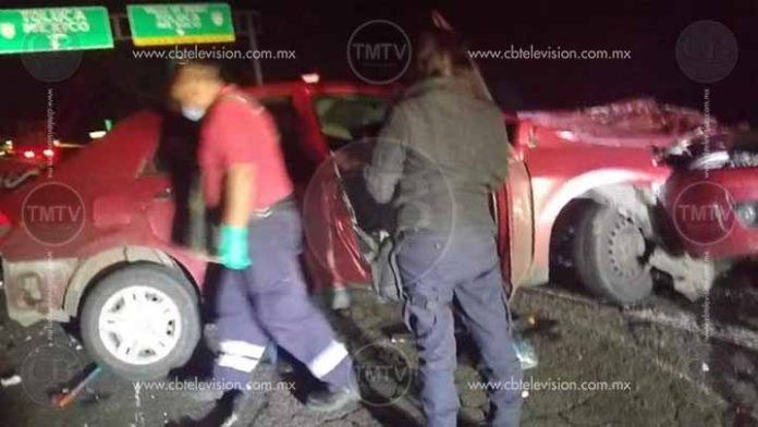 Se mata al chocar su auto con barrera de contención