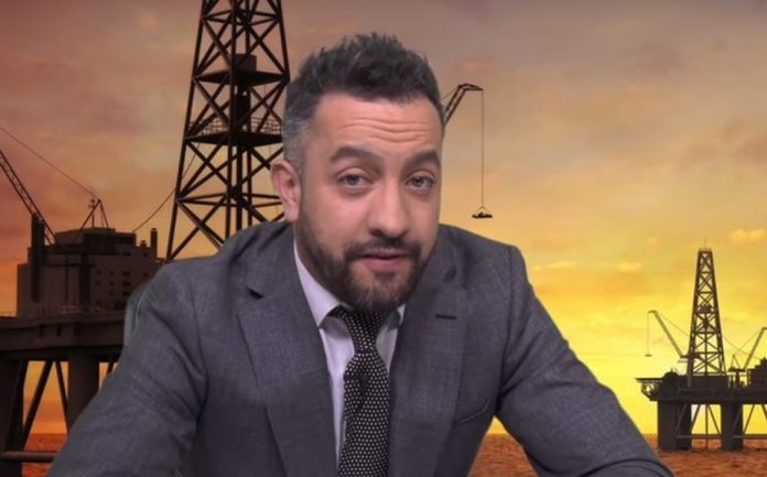 Chumel Torres ofrece una disculpa a la esposa de AMLO.