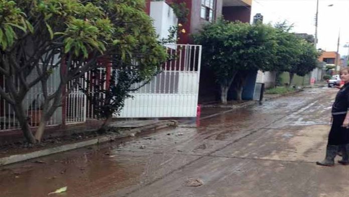 Vecinos de la Jacarandas se preparan para las lluvias