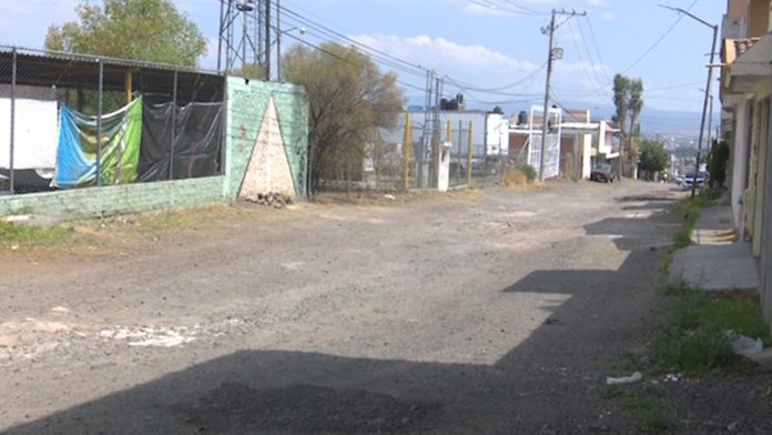 Años sin pavimentar la calle Lechuguilla, denuncian vecinos