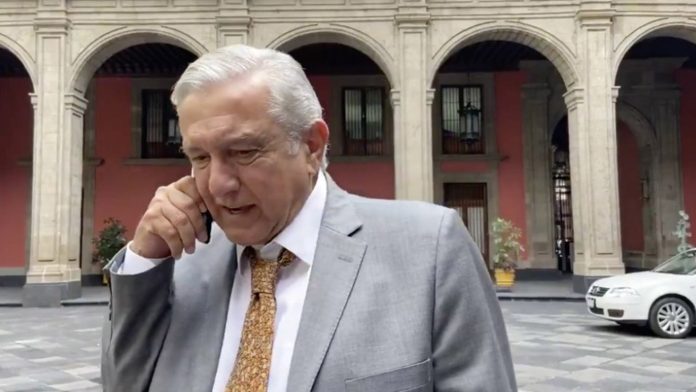 AMLO se enoja por críticas sobre vídeos de informes del sismo